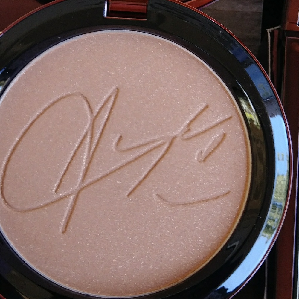 MAC Cosmetics - Picture 4 of 4